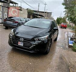 نيسان فيرسا